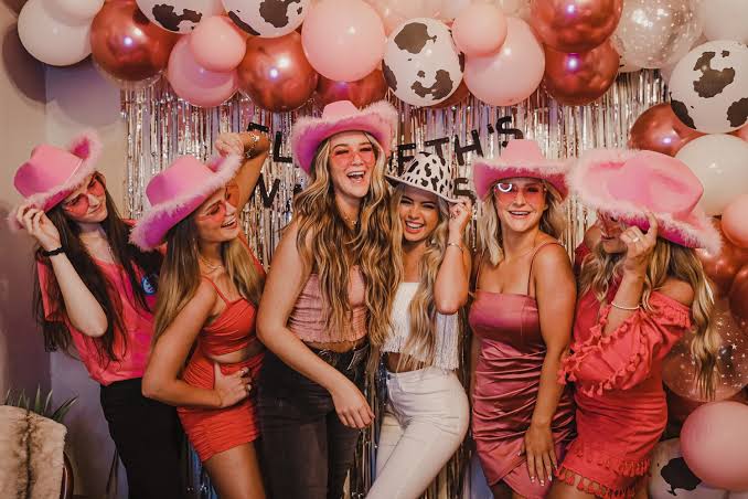 The Best Bachelorette Party Idea in Nashville: Flowers, Resin Jewelry & Lasting Memories
